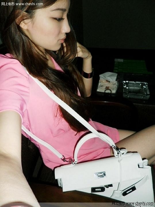 鄭州科技新品亮相，功能亮點(diǎn)與體驗(yàn)展示，遠(yuǎn)離色情內(nèi)容，感受科技魅力