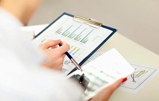 香港全年免費(fèi)資料大全正,數(shù)據(jù)科學(xué)解析說(shuō)明_BNI23.324智慧共享版