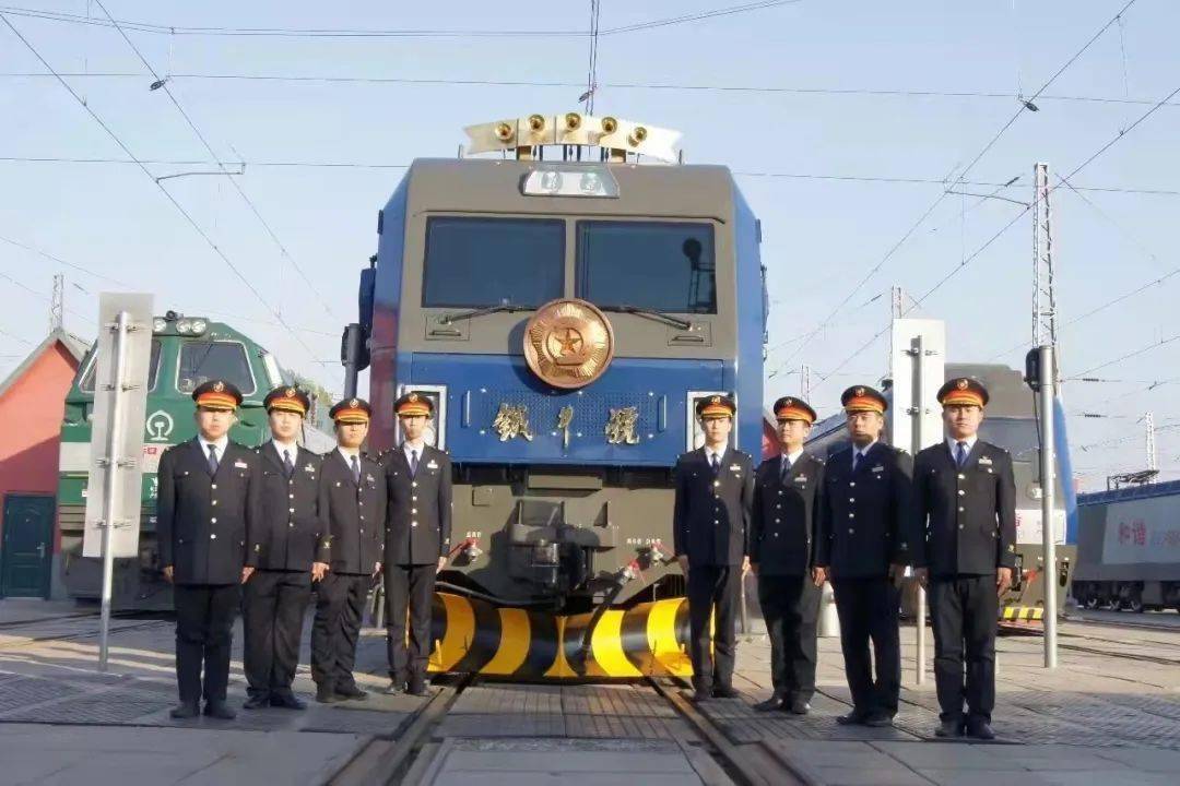 哈局機車最新配屬揭秘，溫馨之旅啟程