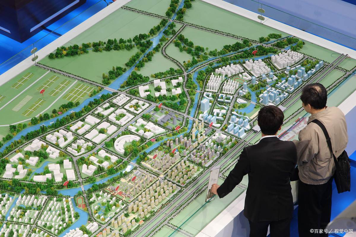 明覺2024最新規(guī)劃，家的溫馨與友情紐帶，未來生活的奇妙展望