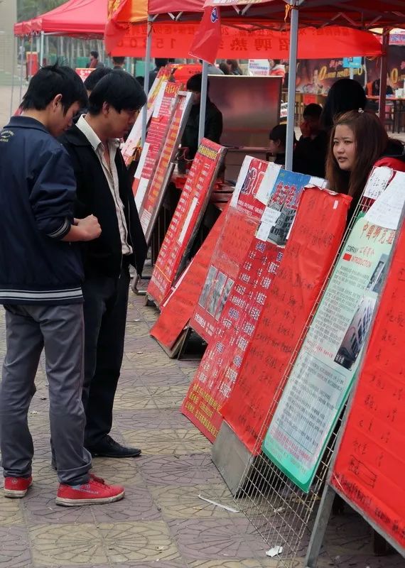 豐城最新晉工招聘，小巷中的獨(dú)特機(jī)遇，探索職業(yè)新篇章！