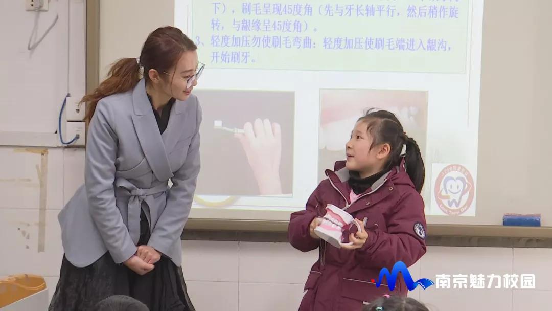 幸福一百公司最新動態(tài)，家的溫馨與友情的綻放同步展現(xiàn)