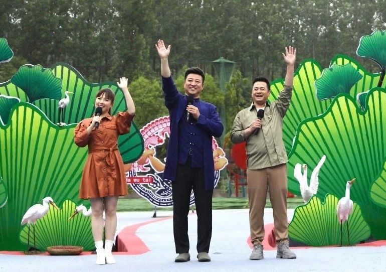 新浪最新消息，友情與家庭的溫馨日常時(shí)刻