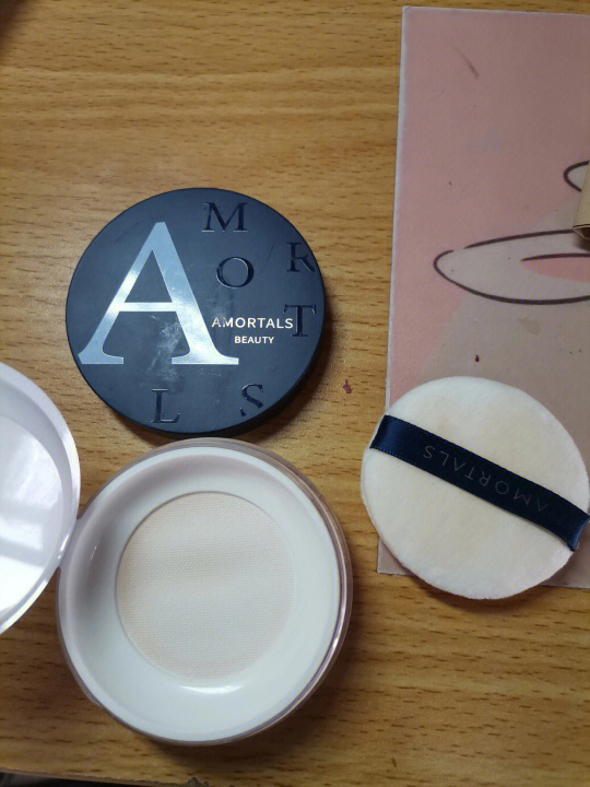 最新散粉測評，與自然美景同行，尋找內(nèi)心的寧靜與平和的妝容秘籍