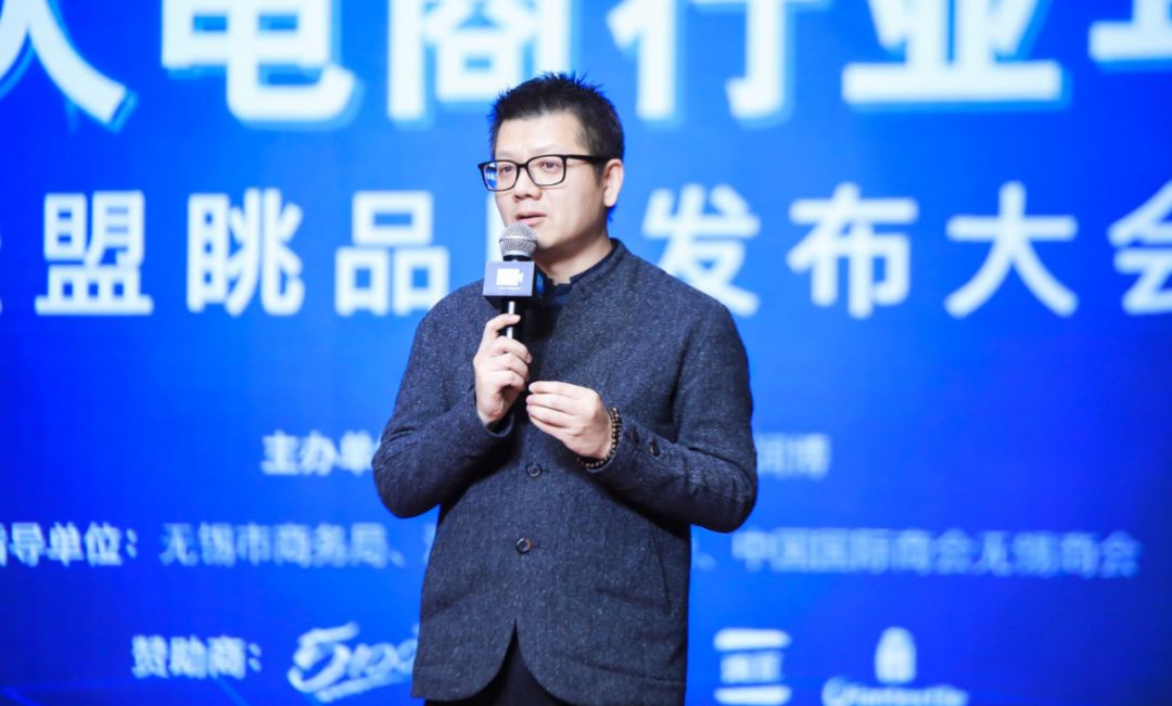 方凱雷最新,方凱雷最新動(dòng)態(tài)，探索科技前沿，引領(lǐng)行業(yè)創(chuàng)新