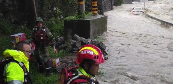 臺(tái)風(fēng)最新動(dòng)態(tài)，登陸與變化共舞，自信成就夢(mèng)想之路