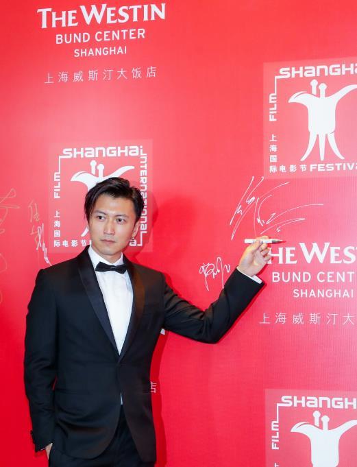 甄子丹新發(fā)型亮相，時(shí)尚變遷與個(gè)人立場的探索