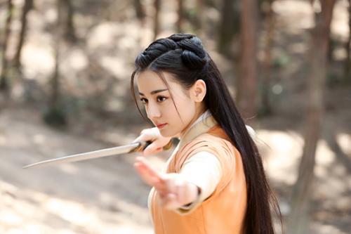 秦時明月新登場女俠角色——科技之光，生活之路的照亮者