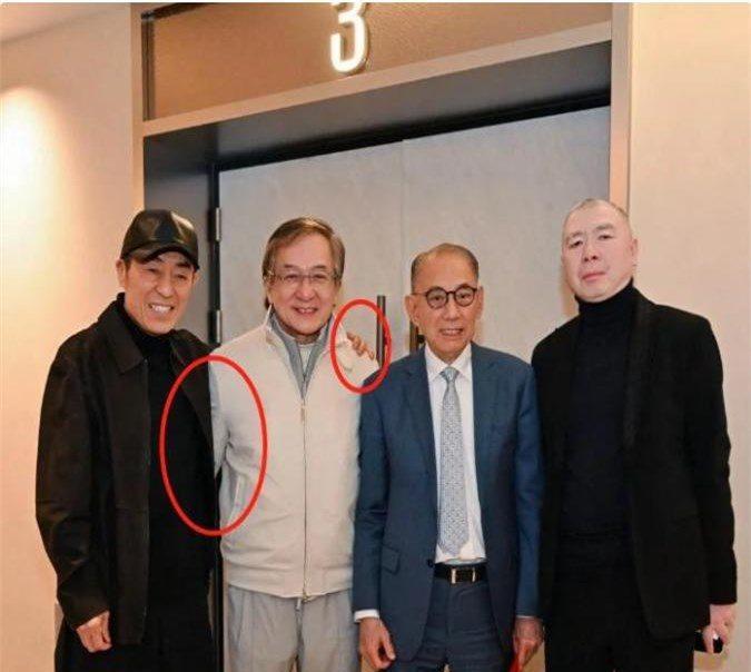 成龍最新動態(tài)揭秘，小巷深處的驚喜探索之旅（2025年）
